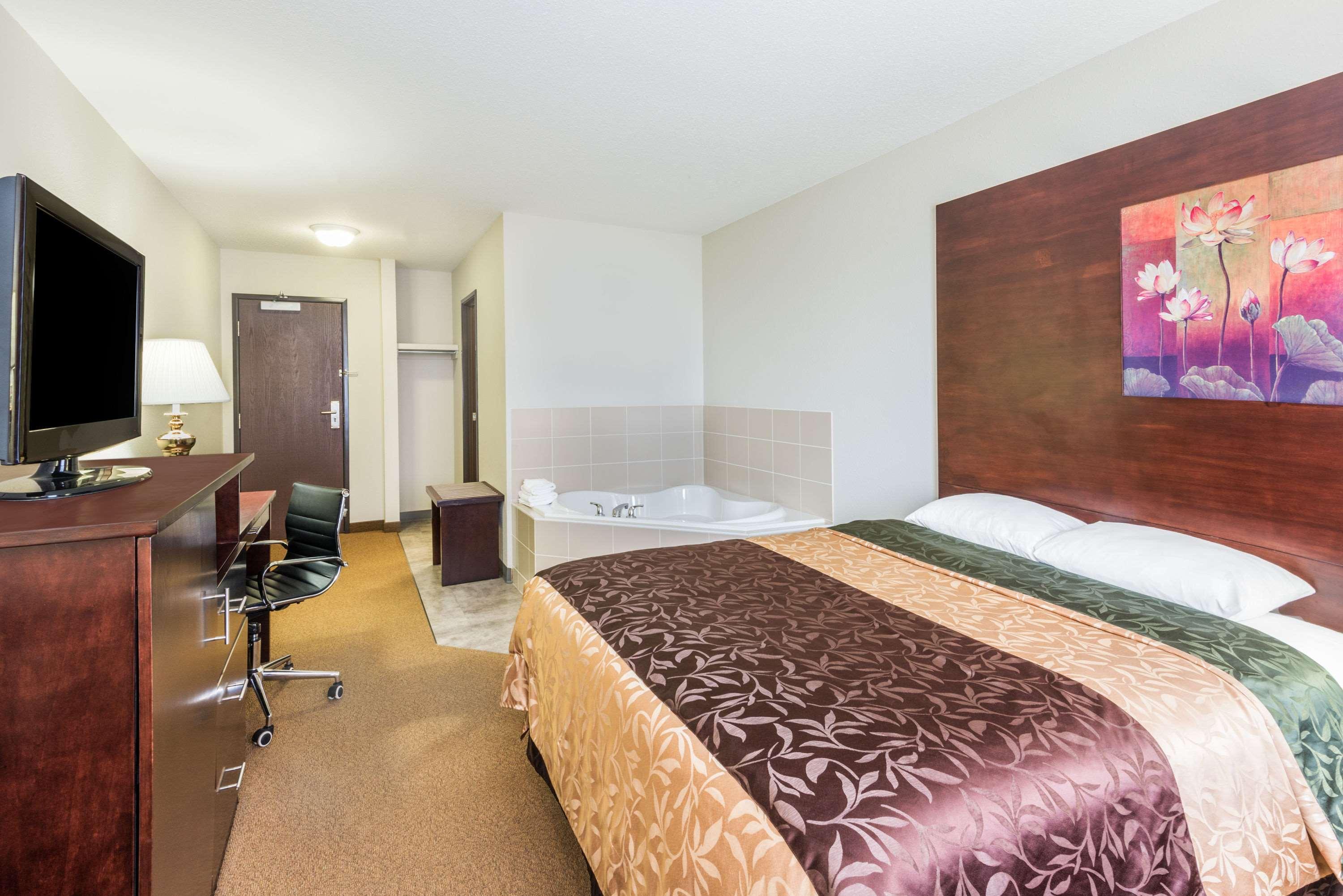 Super 8 By Wyndham Innisfail Buitenkant foto