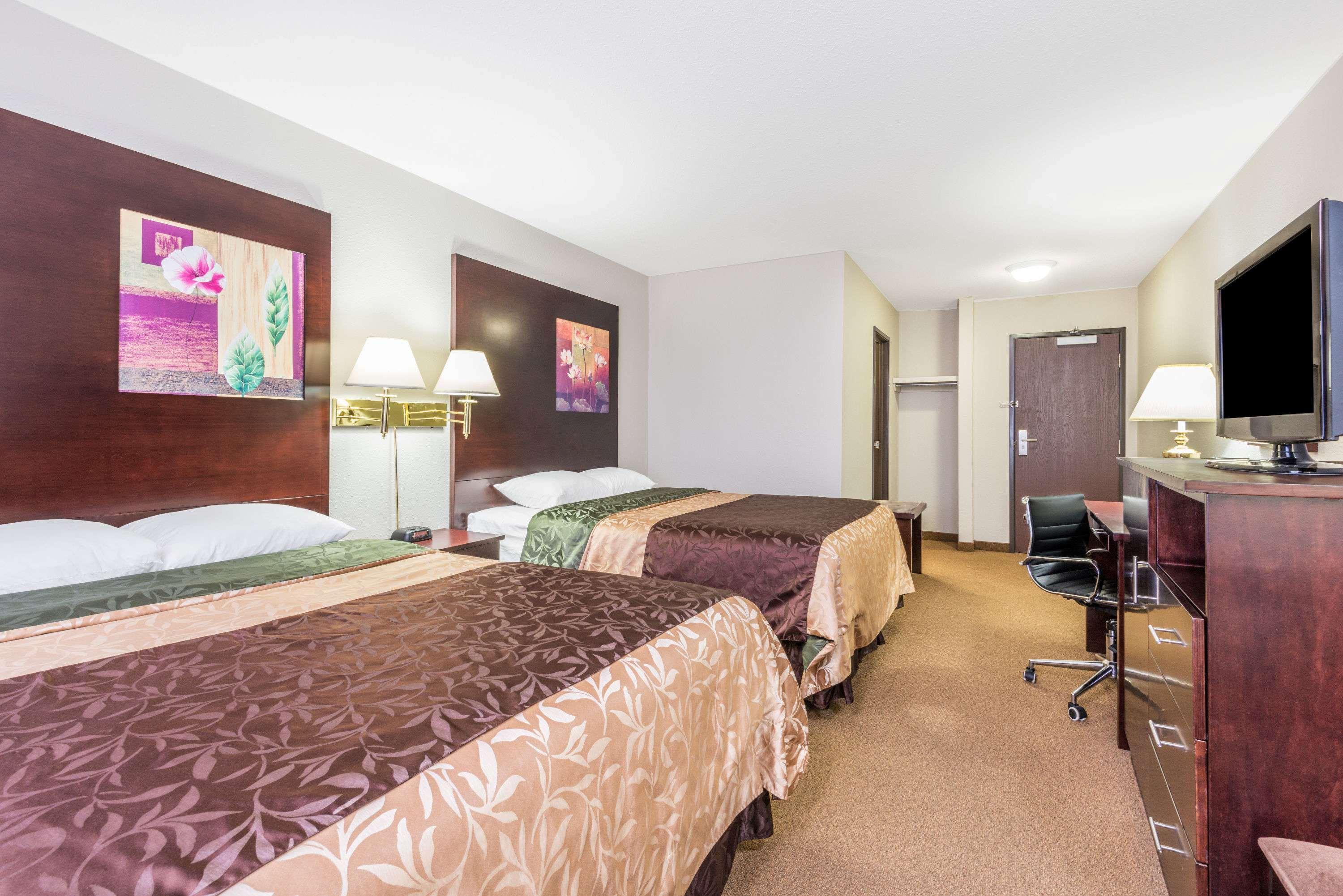 Super 8 By Wyndham Innisfail Buitenkant foto