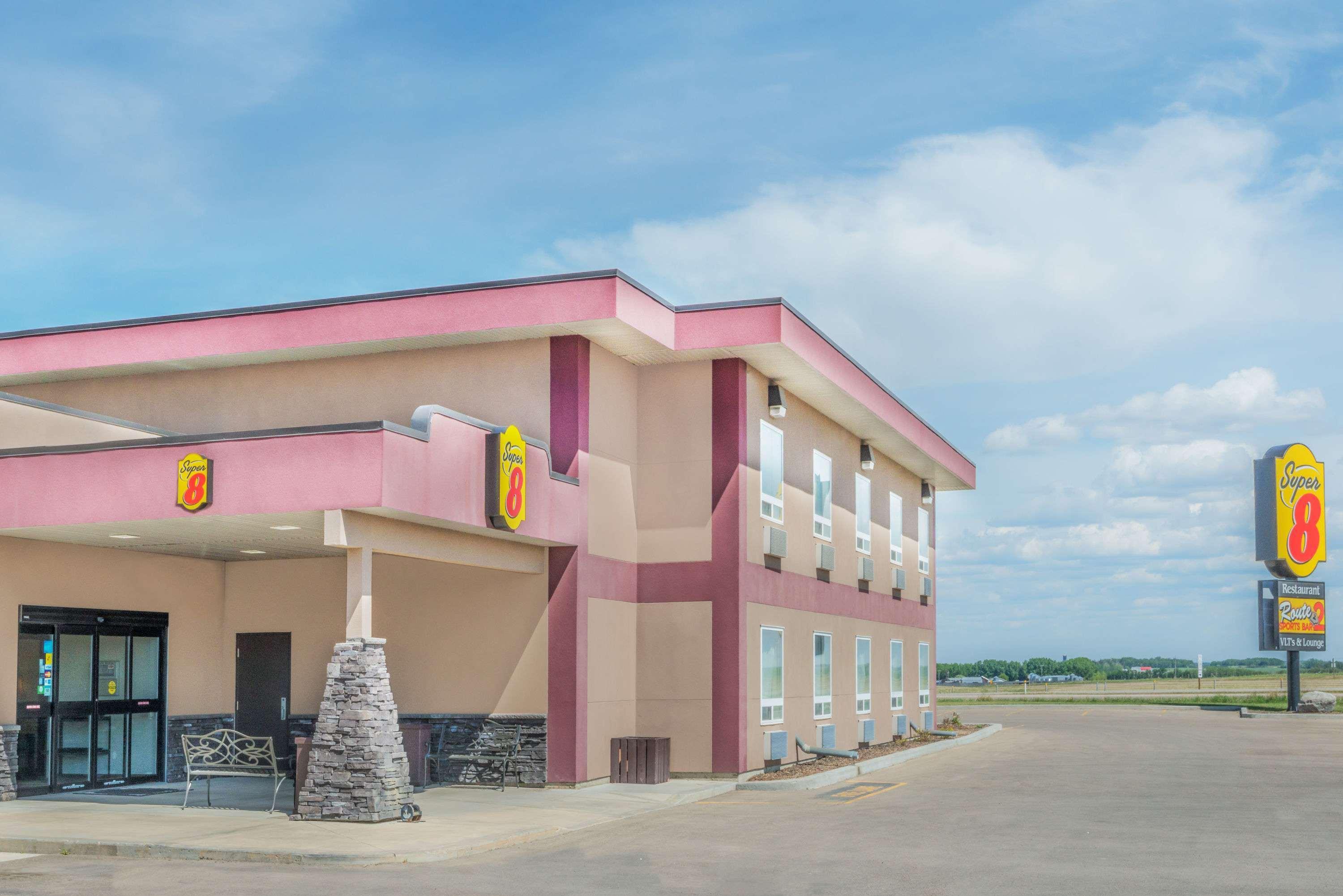 Super 8 By Wyndham Innisfail Buitenkant foto